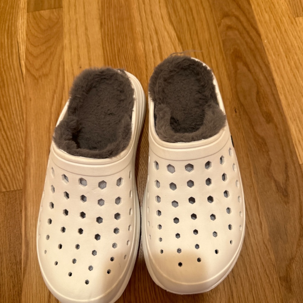 Slip on shoes - Picture 2 of 3